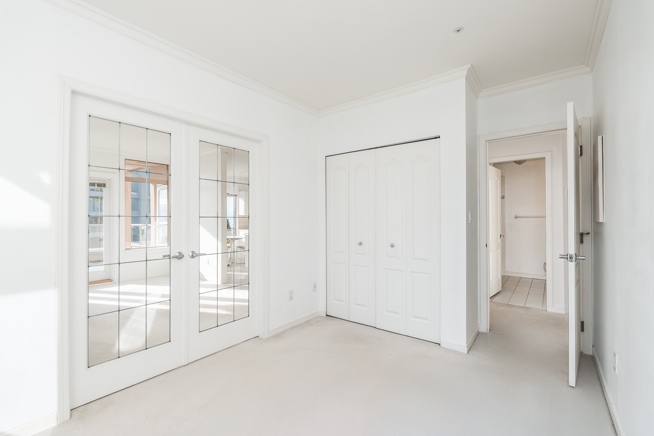 #302 – 2271 Bellevue Avenue